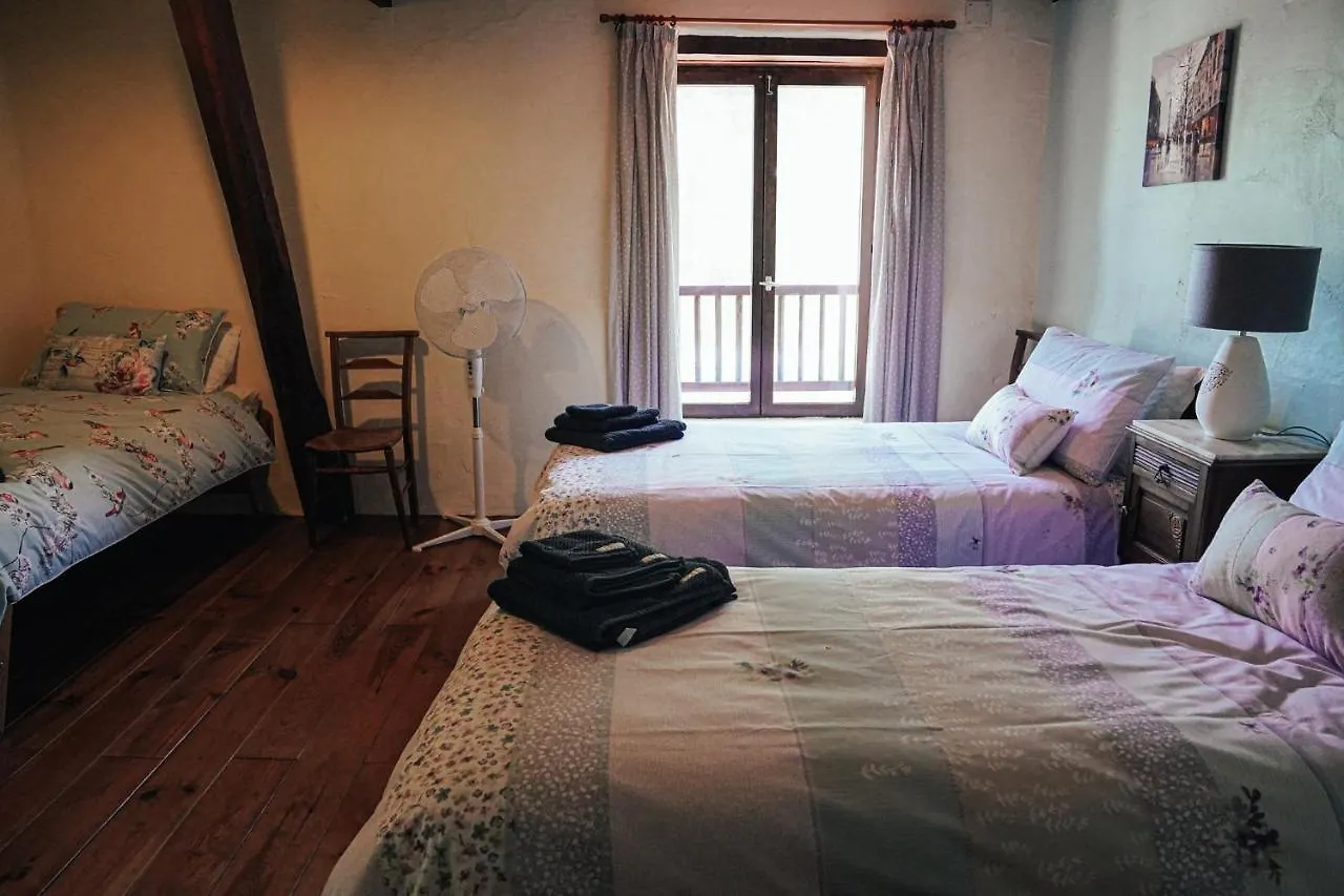 Michouat Guest House Vidou
