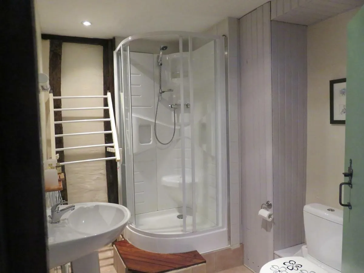Michouat Guest House Vidou